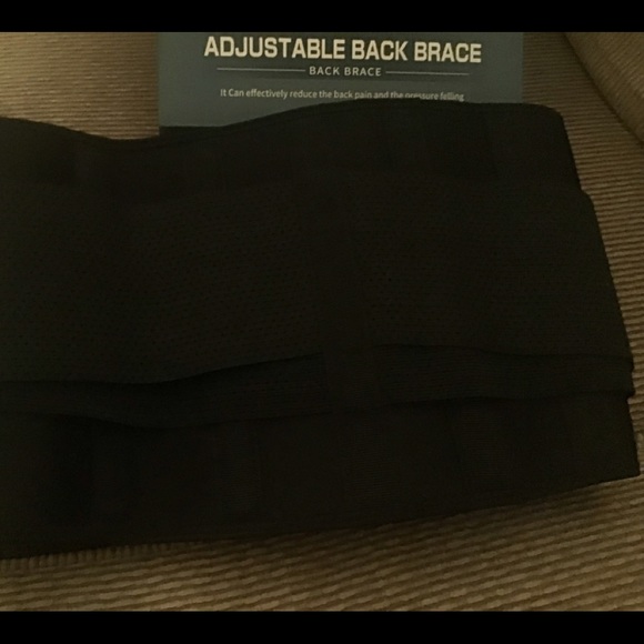 Adjustable back brace - Picture 6 of 8